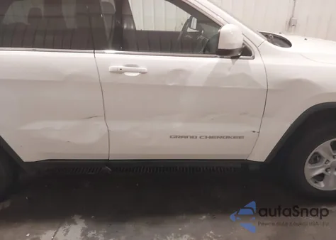 2015 Jeep Grand Cherokee Laredo z USA, uszkodzony, nr VIN 1C4RJFAG4FC831477